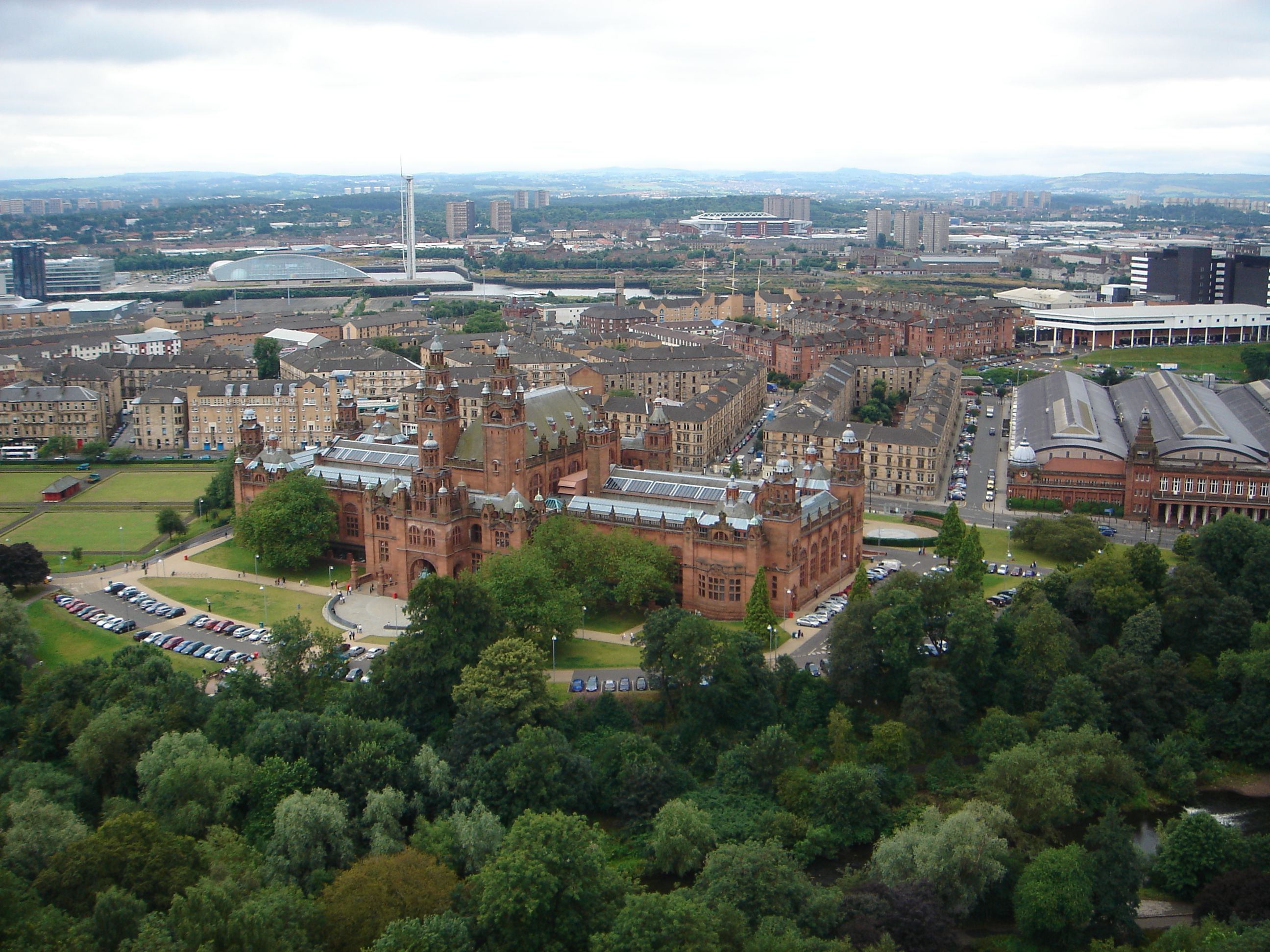Kelvingrove_Art_Gallery_and_Museum_from_the_University_of_Glasgow_Tower